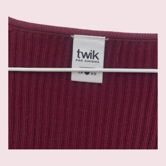 Cropped v-neck t-shirt - Picture 3 of 3